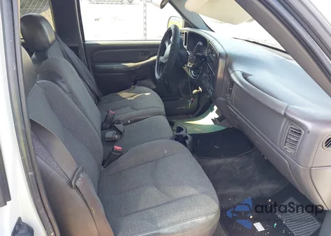 2003 Chevrolet Silverado 1500 Work Truck z USA, uszkodzony, nr VIN 2GCEC19XX31389581